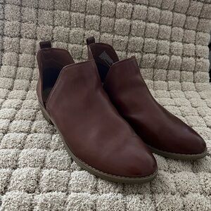 Universal Thread Women's Ankle Booties in Dark Brown